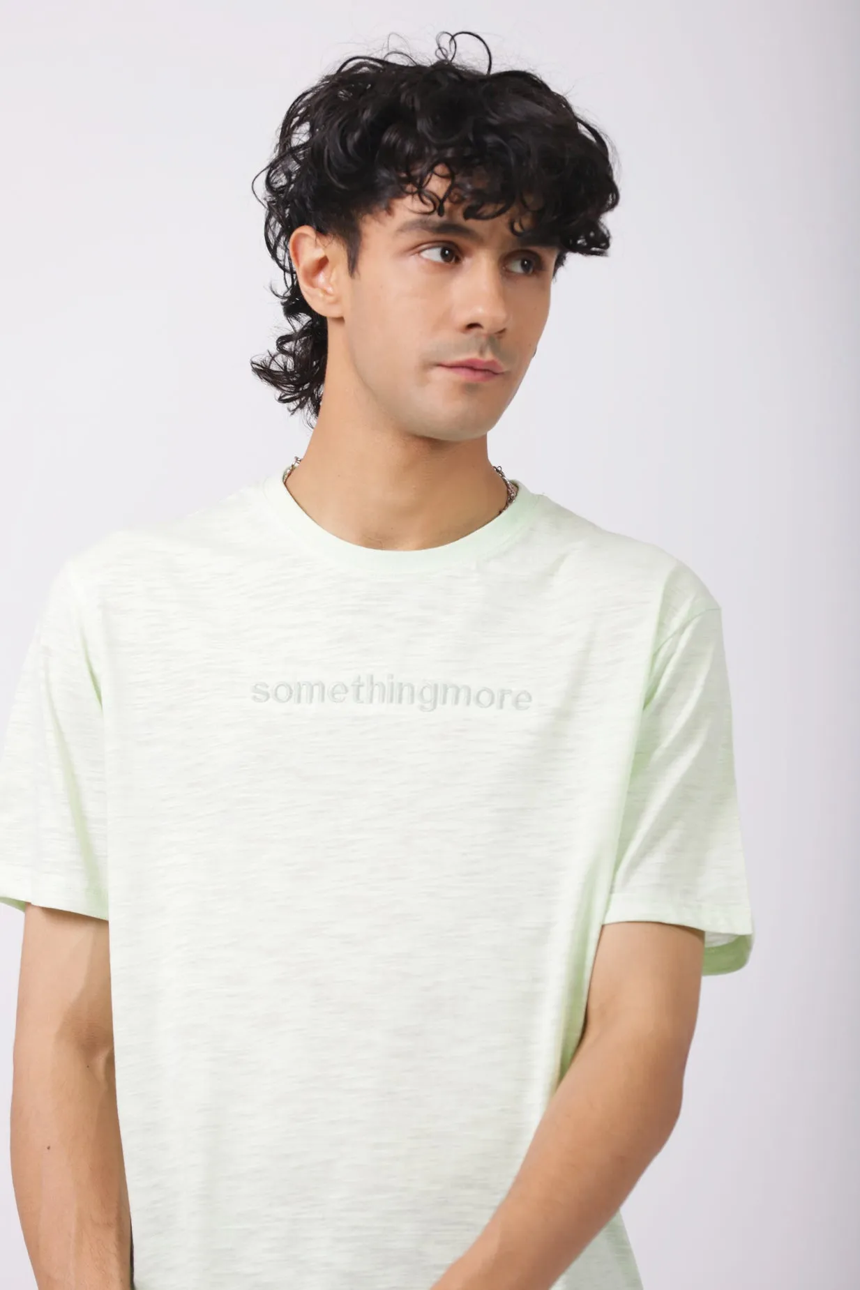 CREW NECK TEXTURED TEE