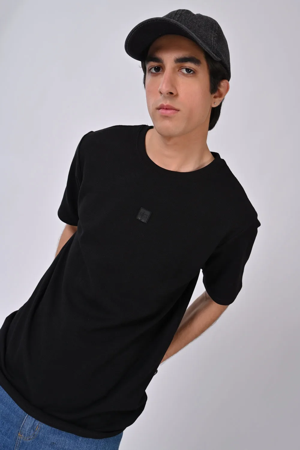 CREW NECK TEXTURED TEE