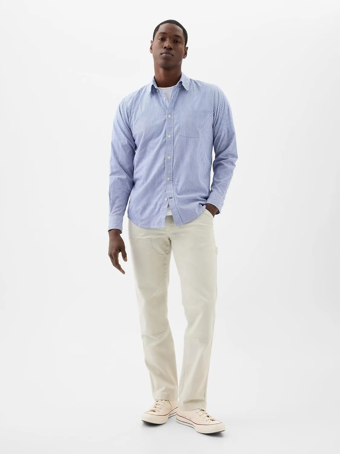 GAP Men's Standard Fit Stretch Poplin Long Sleeve Button Down Shirt