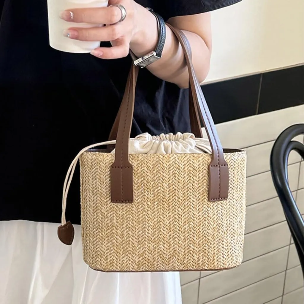 Large capacity Bag Simple Straw Handbag with Leather Decoration: Deduce a Casual Style Ladies shoulder Bag